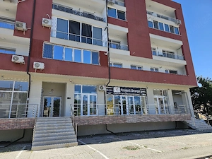Inchiriez spatiul comercial 151 mp 55mp subteran in zona 1Mai - imagine 2