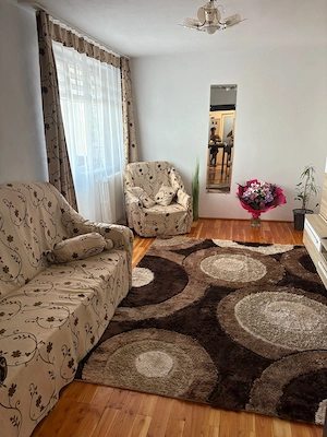 Dau în chirie apartament cu 2 camere, situat pe strada Sovata, zonă liniștită - imagine 4