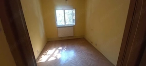 Gheorghe Lazar spre Dacia,apt 3 camere de vanzare,etjul 1 din 4 semidecomandat,cf.2,55 mp,92.000 eur - imagine 3