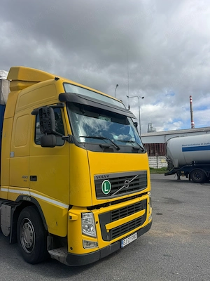 Cap tractor Volvo 460 - imagine 3