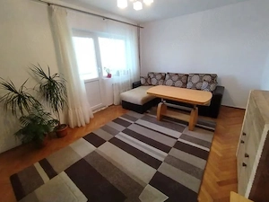 Apartament cu 3 camere decomandat, mobilat în Girocului