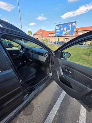 Dacia Duster 1.3 Tce 4x4 - imagine 9
