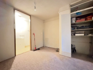 Apartament cu bucatarie mare, boxa si centrala proprie. - imagine 5