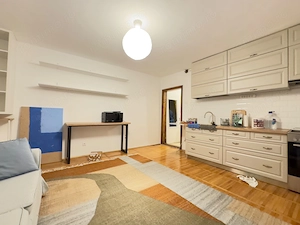 Apartament cu bucatarie mare, boxa si centrala proprie. - imagine 2