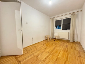 Apartament cu bucatarie mare, boxa si centrala proprie. - imagine 7