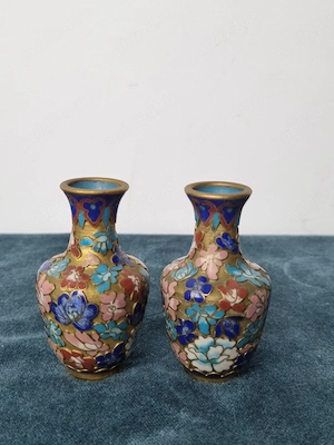 Set 2 vaze miniaturale Cloisonné vintage, email pe metal, motive florale, aprox. 7 8 cm
