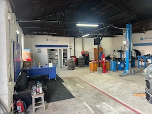 De vânzare – service auto complet echipat, omologat rar - imagine 2