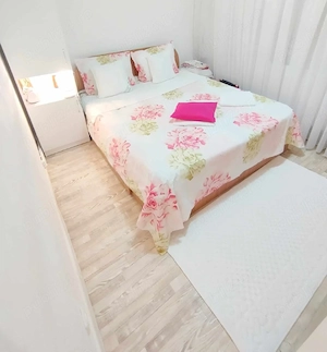 Vand apartament 2 camere.