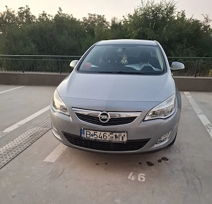 Opel Astra J 2012 benzina 