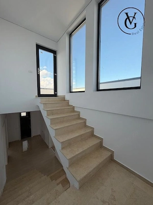 Vila modernă - finisată -terasă circulabila vedere lac și mare  - imagine 11