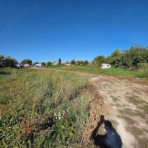  Teren intravilan de vânzare în Avrig, jud. Sibiu   3.982 mp - imagine 2