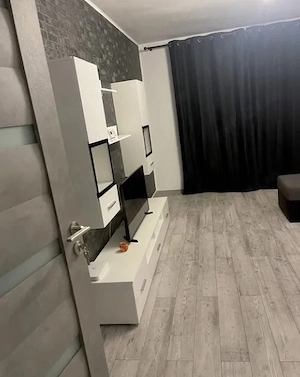  in SL0B0ZIA ofer in chirie apartament decomandat cu 2 camere