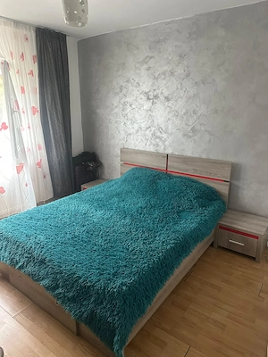 Vând apartament 3 camere decomandat - imagine 2