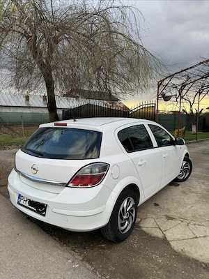 Opel Astra 2011-1.7 CDTI - imagine 4