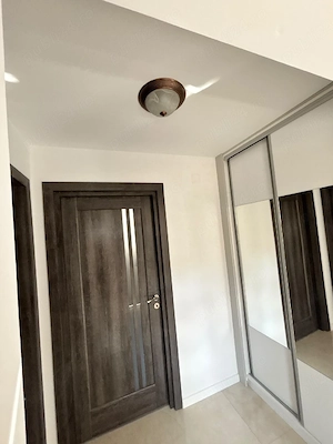 Casă de închiriat cu 3 camere, curte, garaj și foișor - imagine 8
