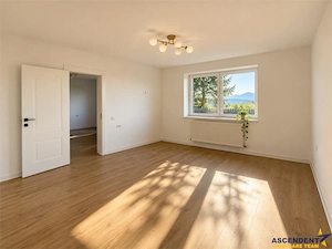 La casa, 62 mp integral renovati, curte, zona privata, garaj, Central, Brasov - imagine 2