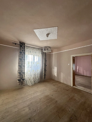 Casă cu 5 camere și 3.200 mp de teren plan în Felcheriu - imagine 2