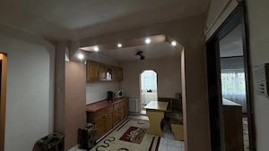 Închiriez apartament cu 2 camere  - imagine 4