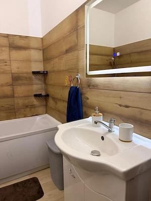 Inchiriez apartament cu 2 camere mobilat si utilat premium intr-un bloc nou, loc de parcare inclus - imagine 9