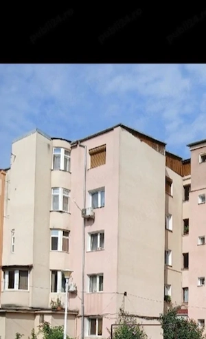 Vând apartament 3 camere zona Gojdu 