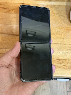 Samsung Galaxy Z Flip 3 5G 128GB - functional, baterie schimbata