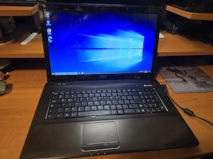 Laptop ASUS X72D 17.3 inch AMD Athlon II 4GB RAM Radeon HD 5000 500GB HDD incarcator
