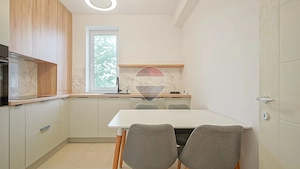 Apartament elegant de închiriat, 3 camere, 2 băi și parcare UNO Brasov - imagine 7
