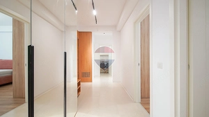 Apartament elegant de închiriat, 3 camere, 2 băi și parcare UNO Brasov - imagine 8