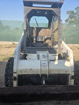 vand Bobcat sau schimb auto  - imagine 4