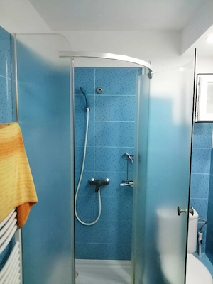 cabina dus 90x90 semirotunda cu usa pe balamale