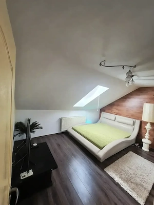 De vânzare apartament 3 camere - imagine 2