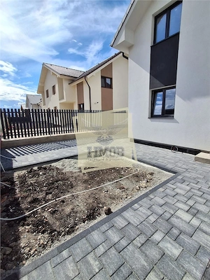 Casa Individuala cu 5 camere 3 bai  terasa  in Sura Mare - imagine 4