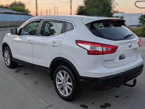 Vand Nissan Qasqai 4x4 1.6 130 CP   clima , distributie pe lant  consum mic 