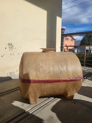 vând butoi fibră 250l