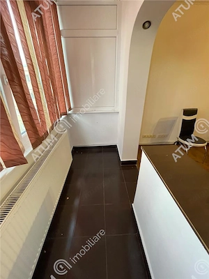 Apartament 3 camere decomandate balcon tip loggie Vasile Aaron Sibiu - imagine 15