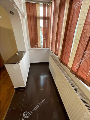 Apartament 3 camere decomandate balcon tip loggie Vasile Aaron Sibiu - imagine 14