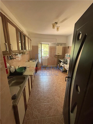 Apartament 3 camere, etaj 1, zona linistita - Nicolina - imagine 3
