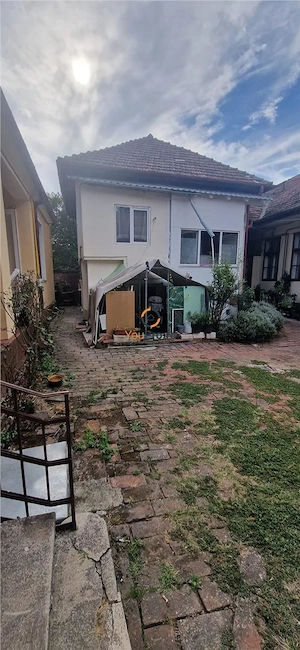 Casa individuala cu 2 apartamente individuale zona Balcescu