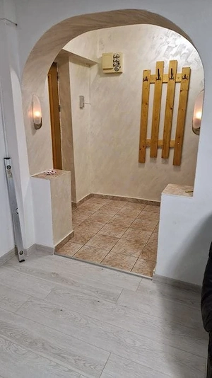 Inchiriez apartament