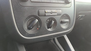 VW Golf V 1,4 Benzina Inmatriculat Clima  - imagine 11