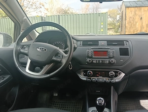 Vand autoturism KIA Rio 1,1CRDI fabricatie 2013  - imagine 4