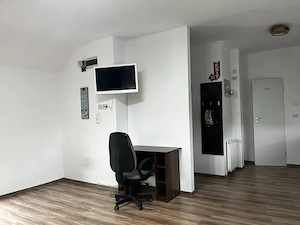 Închiriez apartament modern proaspăt renovat