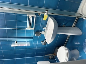 Închiriez apartament modern proaspăt renovat - imagine 7