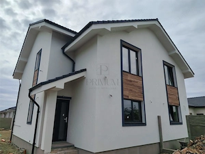 Duplex 4 camere - dormitor la parter - doua fronturi stradale