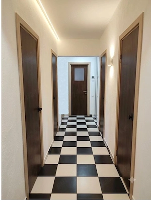 Proprietar, vand  apartament cu parcare chiar lângă scara blocului