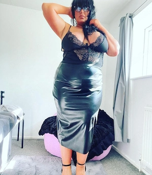 Cleo  Bbw matura plinuță show web ,sexting  , filmulete!