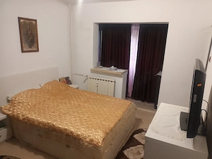 închiriez garsonieră 