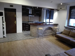 Închiriez apartament ultracentral  - imagine 2