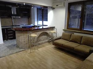 Închiriez apartament ultracentral 
