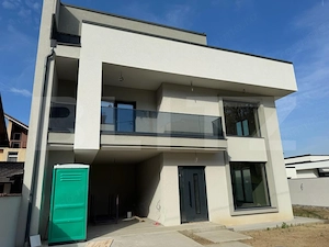 Casă premium – PUZ aprobat și autorizație clinică stomatologică